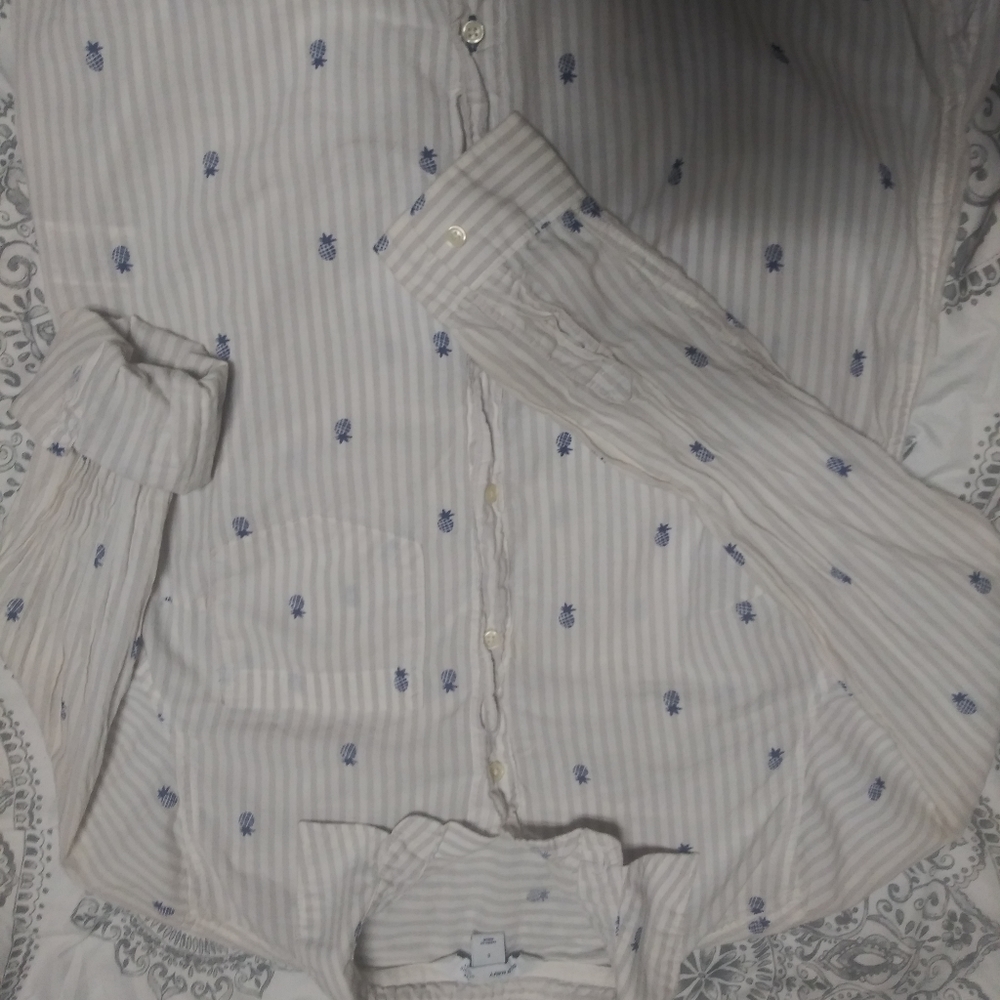 Old Navy button down shirt